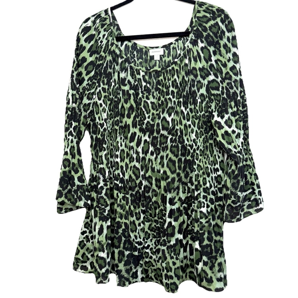 Vintage Avenue Plus Size Leopard Blouse Green Crinkle Keyhole Top Size 22/24